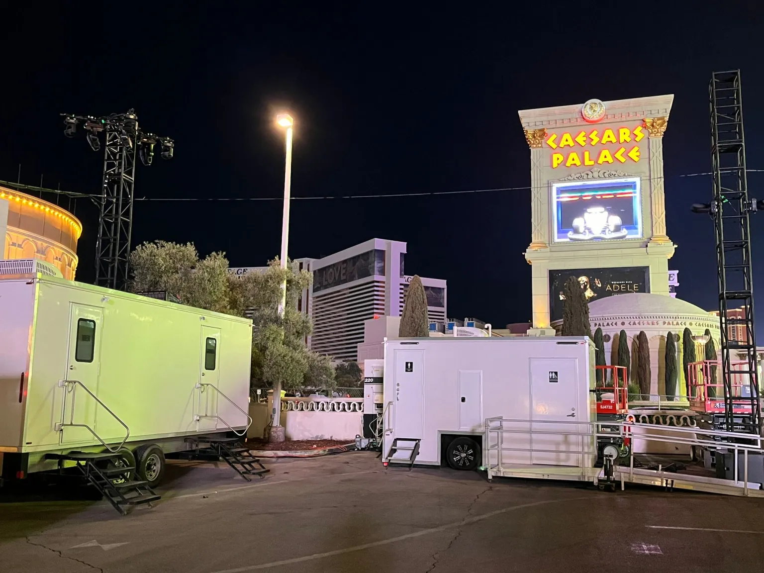 The Lavatory restroom trailer at Caesars Palace. Resort event-grounds deployment
